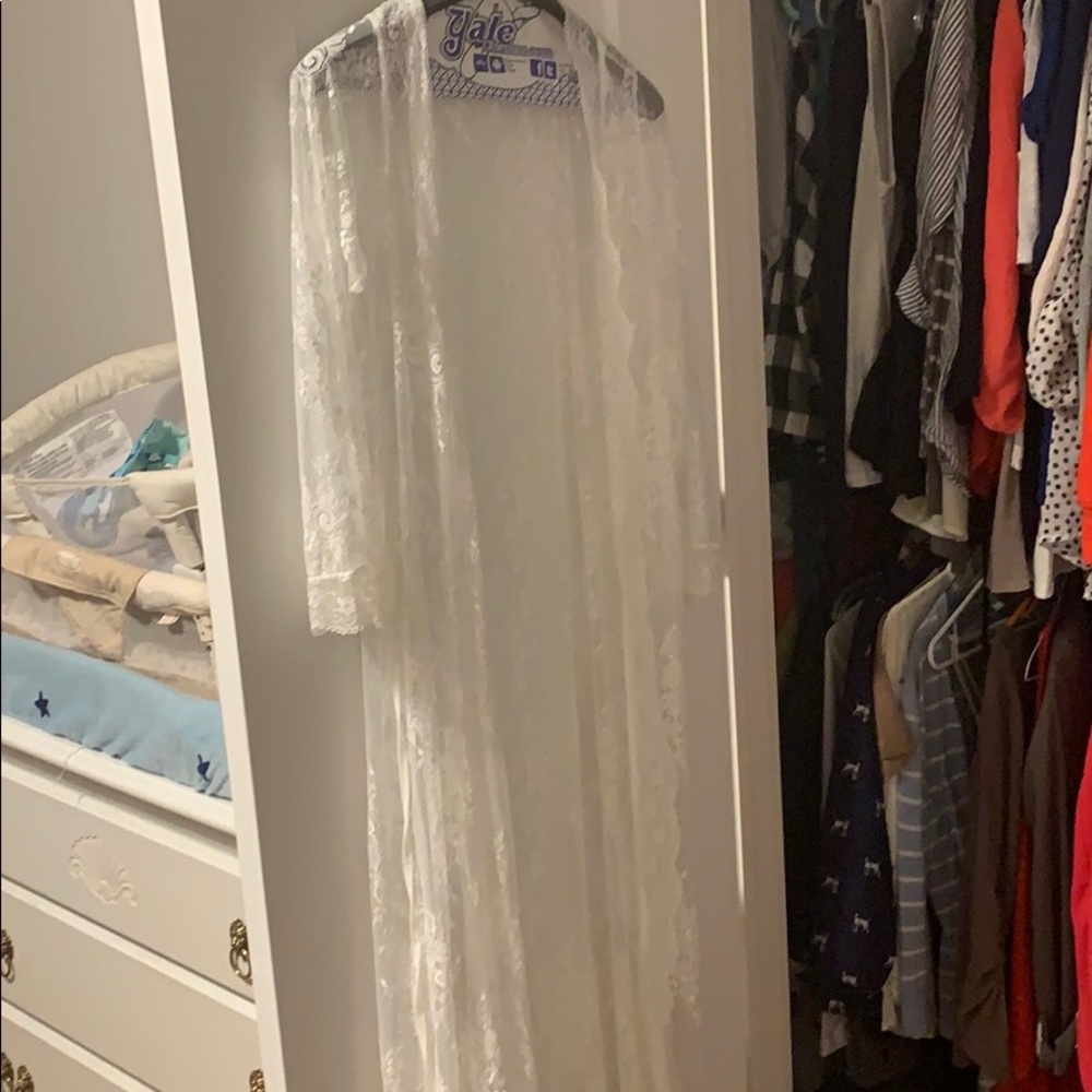White lace robe